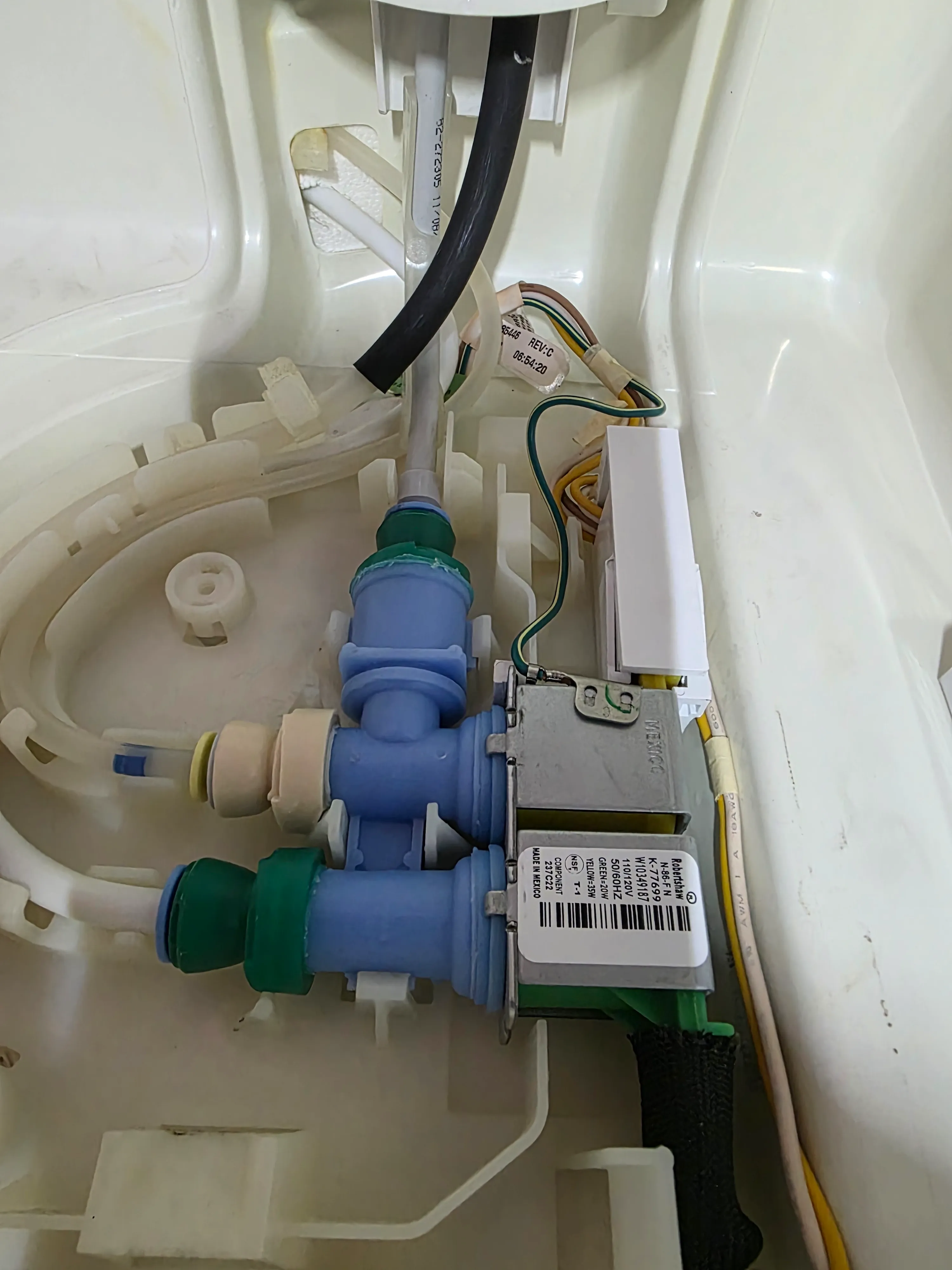 Water inlet valve diagnostics for ice maker not filling with water